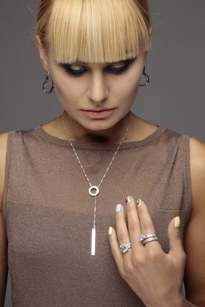 Beautiful engravable vertical rectangular bar through ring pendant necklace | Wholesale 925 Sterling Silver Jewelry | Model photo