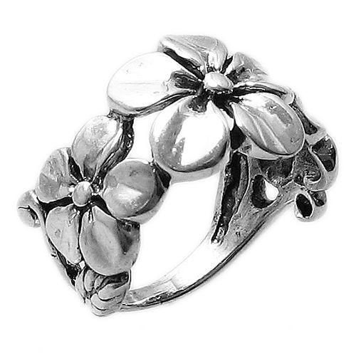 Beautifully Sculpted Lilac Flowers in a Band Ring. Sterling Silver