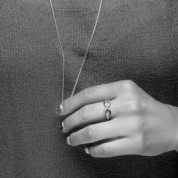 Sterling silver box chain 1.25mm width (gauge 019) | Wholesale 925 sterling silver chains - jewelry | Alt model photo