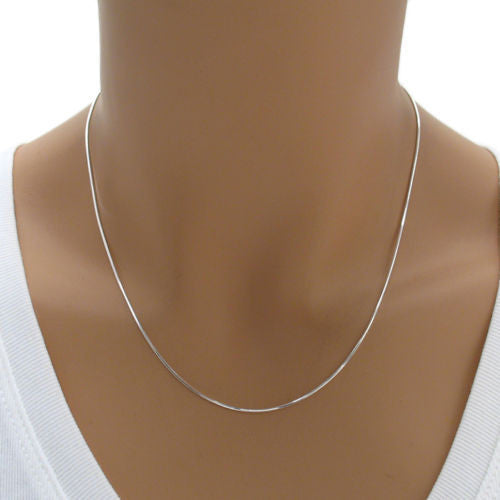 Diamond cut sterling silver snake chain 1mm width | Wholesale 925 Sterling Silver Jewelry - Chains | Mannequin photo